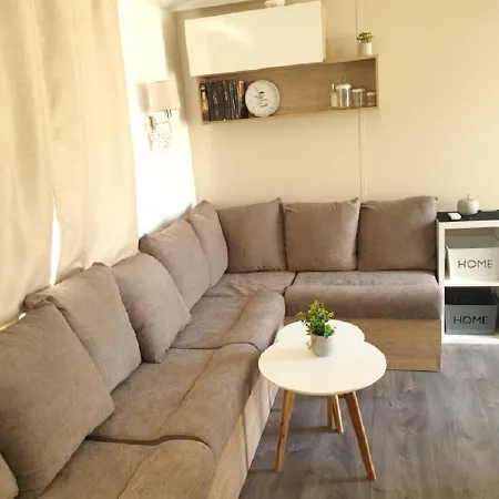 En Roussillon Beachside Villa: 3-bedroom Retreat With Shared Pool Holiday home Canet-en-Roussillon